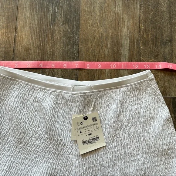 Zara Women's White Textured Shorts - Picture 7 of 9